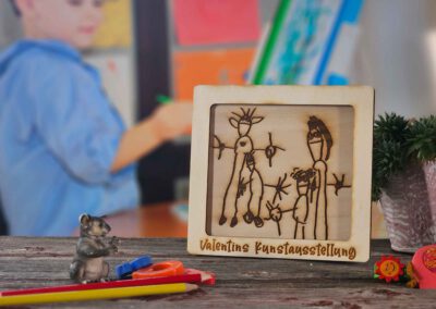 Kinderbild im Rahmen zum Aufstellen